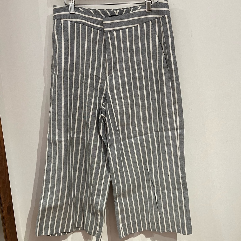 Banana Republic cropped striped pants